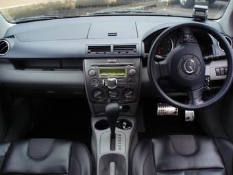 2004 Mazda MAZDA2 Photos