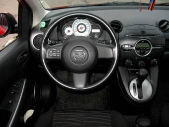 2008 Mazda MAZDA2 Pictures