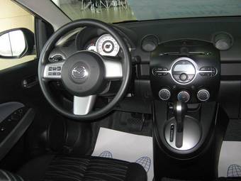 2009 Mazda MAZDA2 Photos