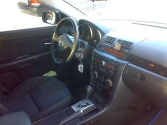 2004 Mazda MAZDA3 Pictures
