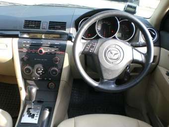 2004 Mazda MAZDA3 Images