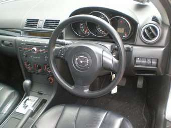 2004 Mazda MAZDA3 Images