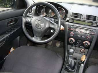 2005 Mazda MAZDA3 Photos