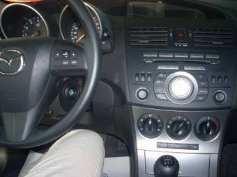 2010 Mazda MAZDA3 Pics