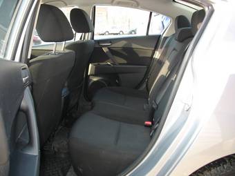 2010 Mazda MAZDA3 Pictures