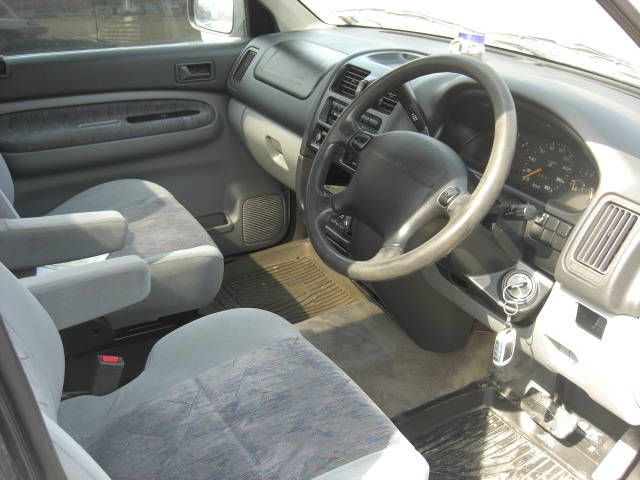 1996 Mazda MPV