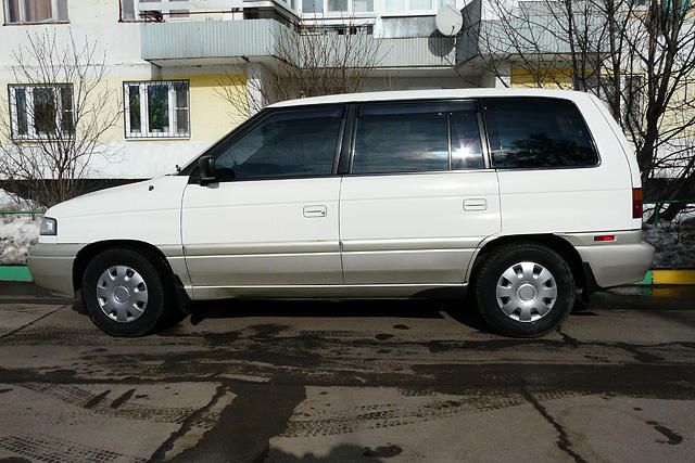 1996 Mazda MPV