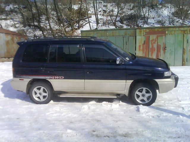 1996 Mazda MPV