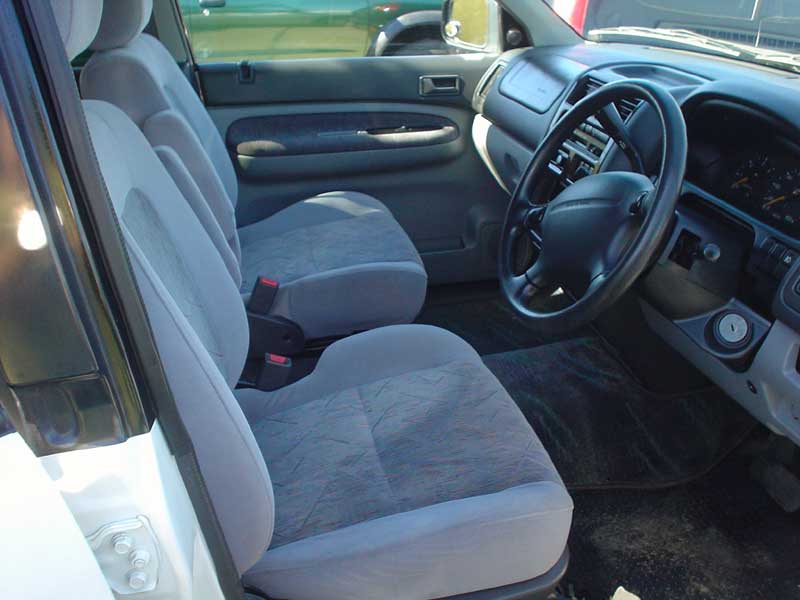 1996 Mazda MPV Pictures