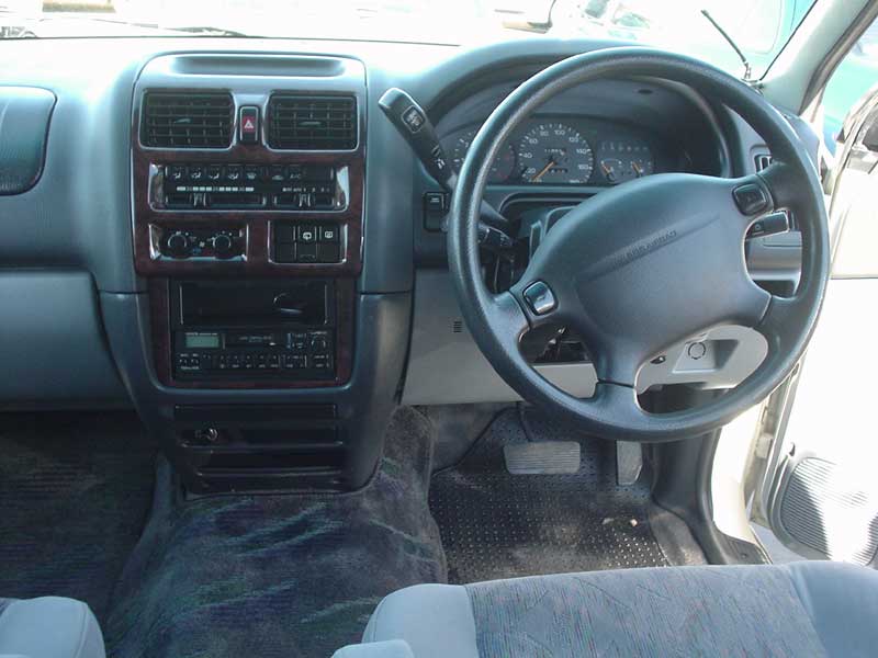 1996 Mazda MPV Pictures