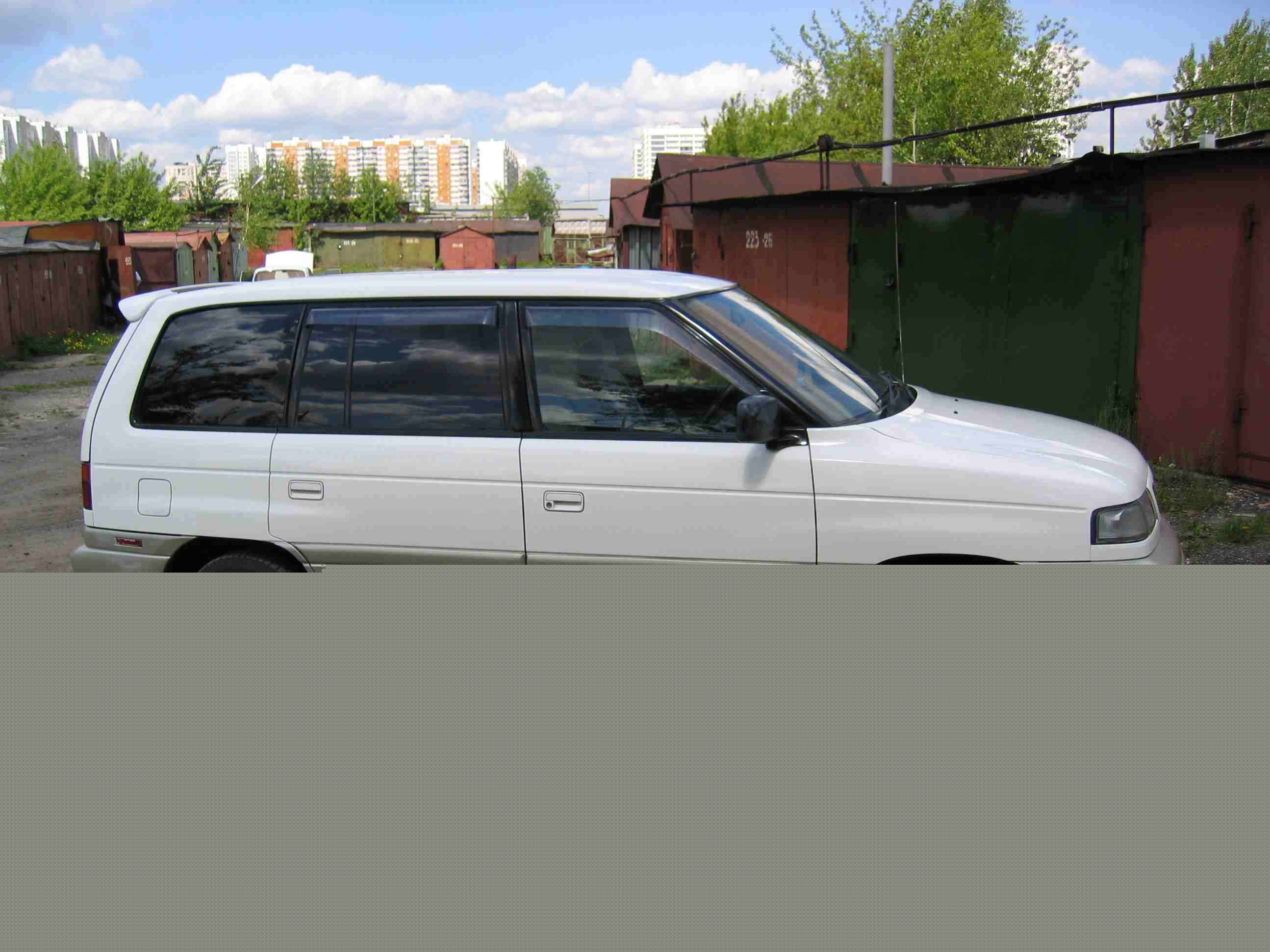 1997 Mazda MPV