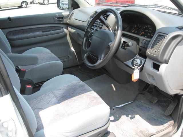 1997 Mazda MPV