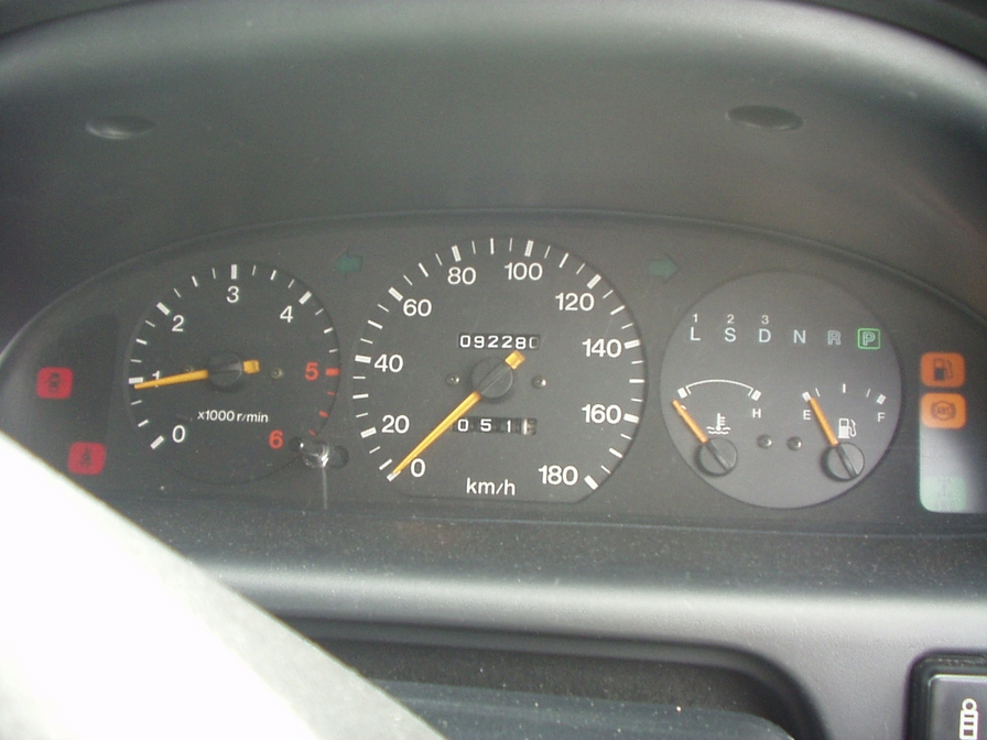 1997 Mazda MPV Images