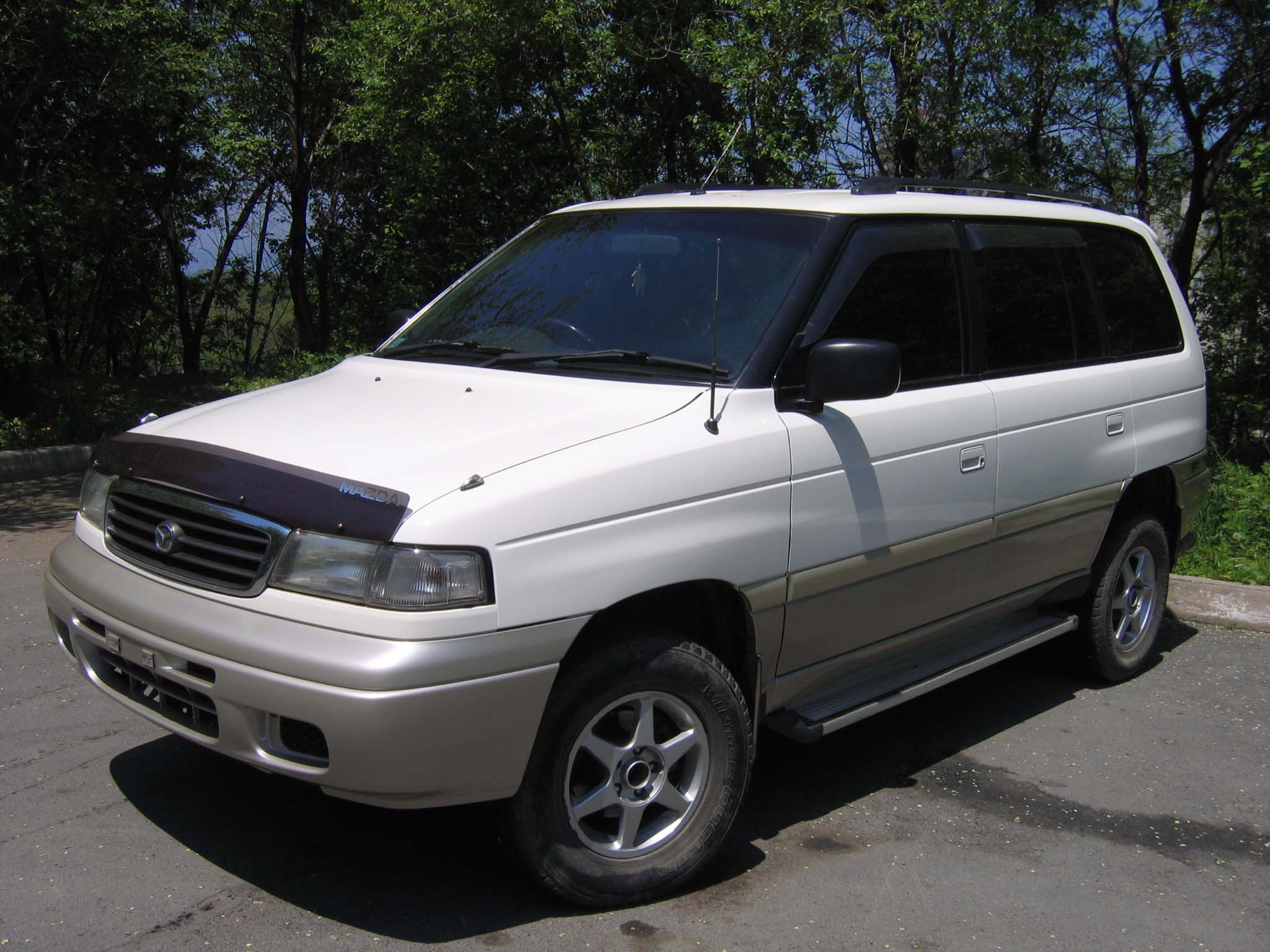 1998 Mazda MPV