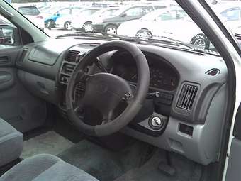 1998 Mazda MPV Pictures