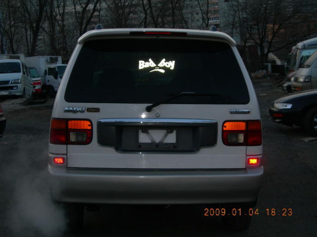 1999 Mazda MPV