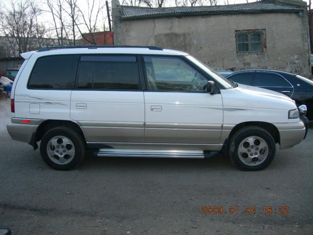 1999 Mazda MPV