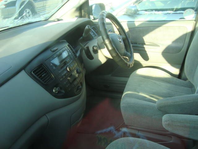 1999 Mazda MPV