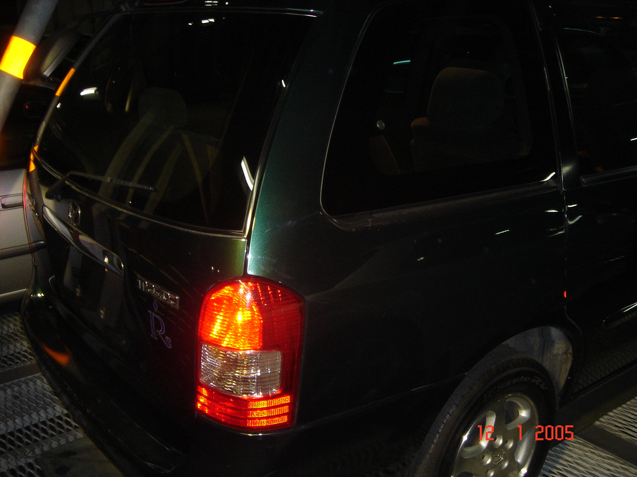 1999 Mazda MPV Pictures