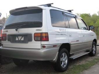 1999 Mazda MPV Pictures