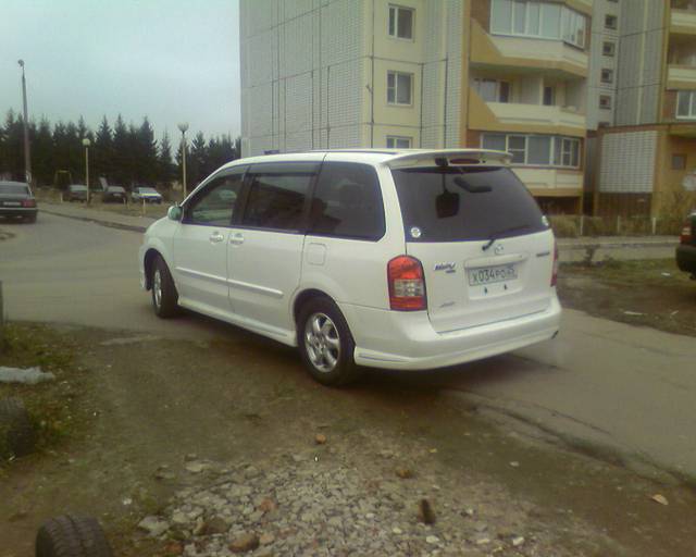 2000 Mazda MPV