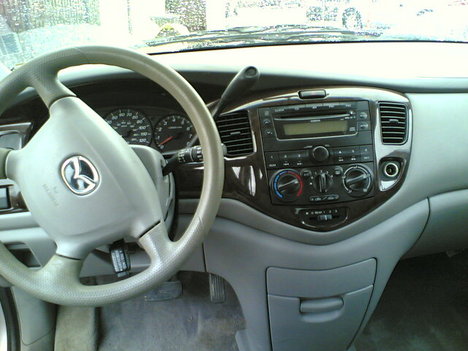2000 Mazda MPV