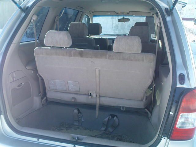 2000 Mazda MPV