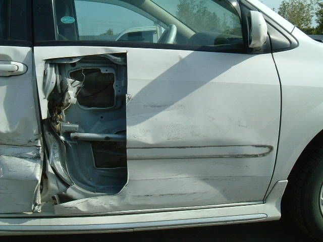 2000 Mazda MPV