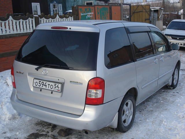 2000 Mazda MPV