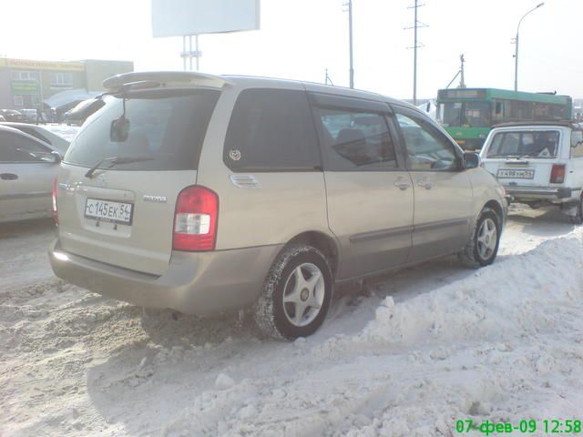 2000 Mazda MPV