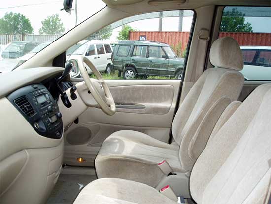2000 Mazda MPV Photos
