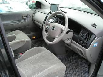 2000 Mazda MPV Photos