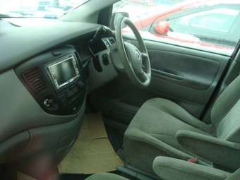 2000 Mazda MPV Photos