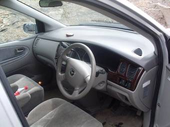 2000 Mazda MPV Photos