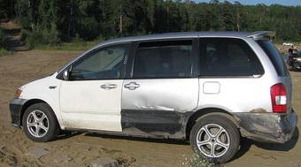 2000 Mazda MPV Pictures