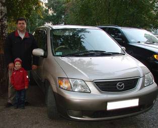 2000 Mazda MPV Photos