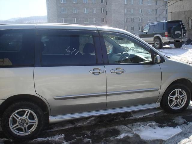 2001 Mazda MPV