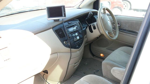 2001 Mazda MPV