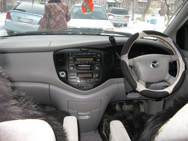 2001 Mazda MPV