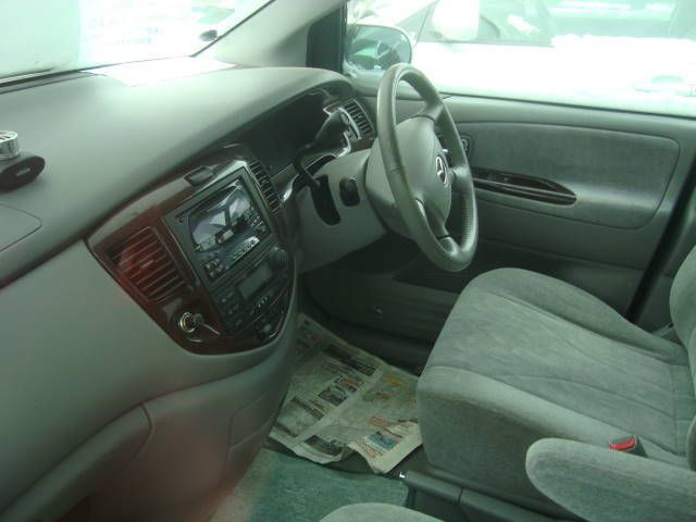 2001 Mazda MPV