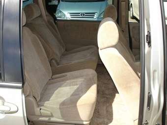 2001 Mazda MPV Images