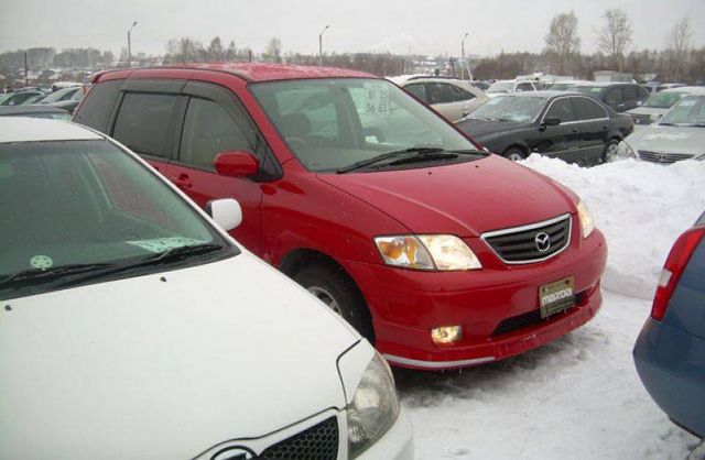 2001 Mazda MPV