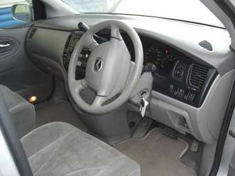 2001 Mazda MPV Images