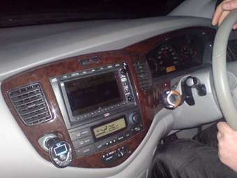 2001 Mazda MPV Pictures