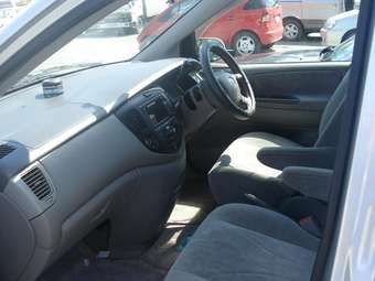 2001 Mazda MPV Pictures