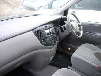 2001 Mazda MPV Pictures