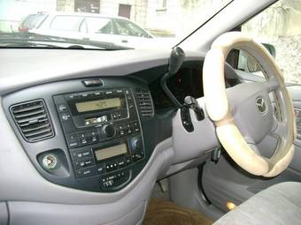 2001 Mazda MPV Pictures