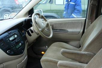 2001 Mazda MPV Pictures