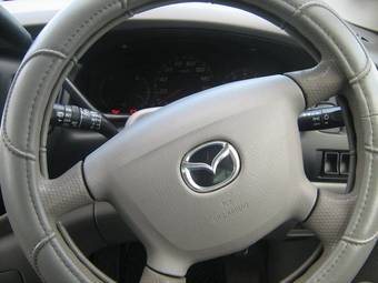 2001 Mazda MPV Pictures