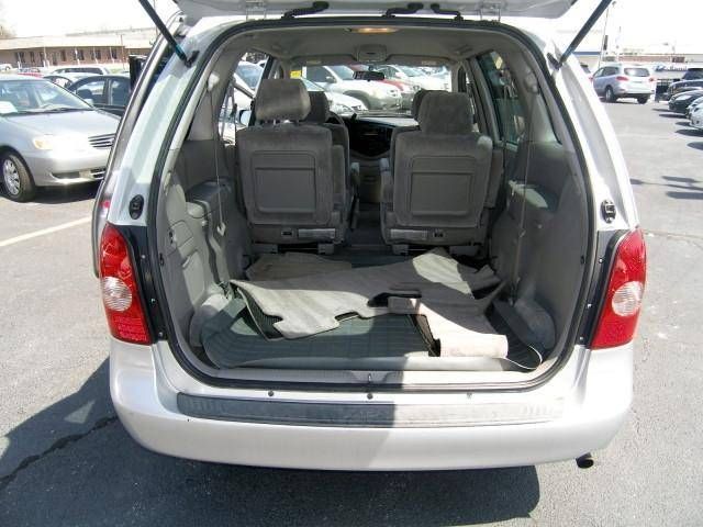 2002 Mazda MPV